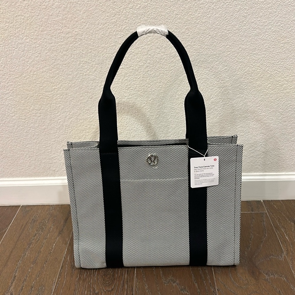 Brand new lululemon two-tone canvas tote - 10L, Black